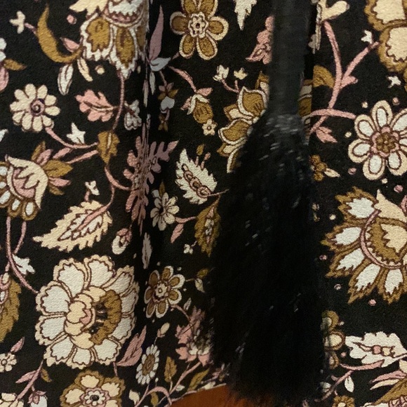 A.L.C. bohemian blouse with tassels size 10 100% silk black print - Picture 3 of 4